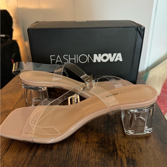 Brand new , with box lucite clear heels 8W - Picture 2 of 5